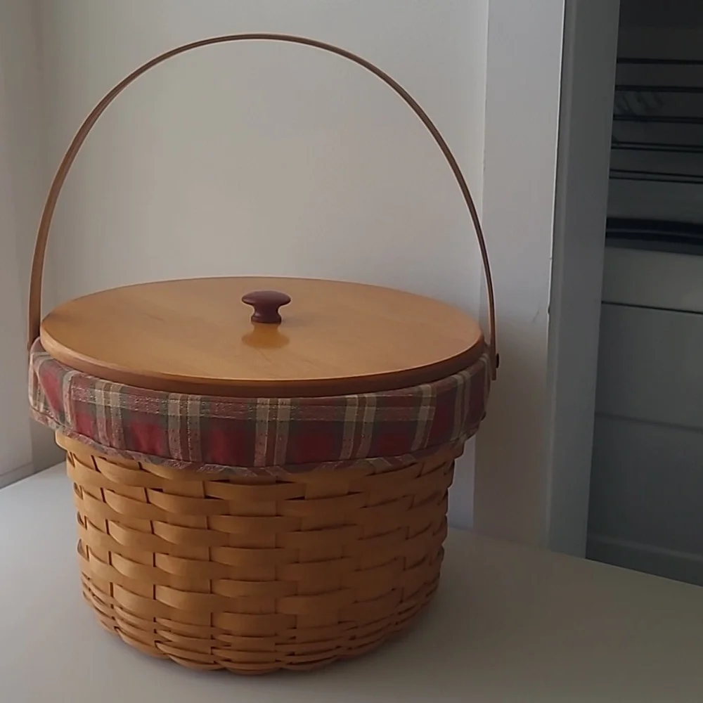Longaberger, Apple Basket with‎ Lid ,, Liner & Protector